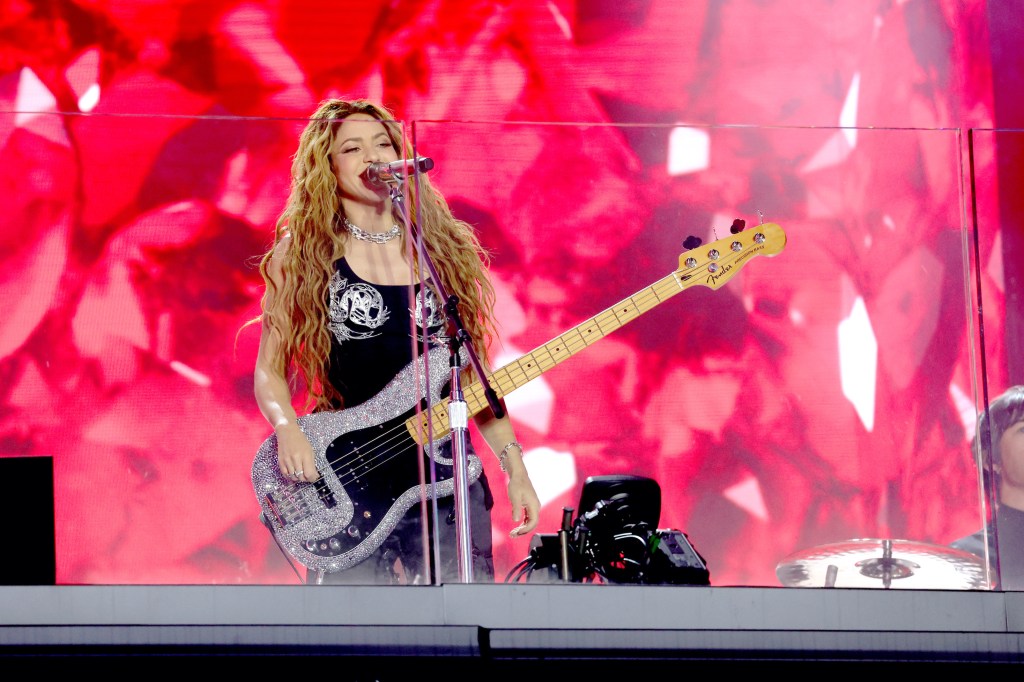 Shakira presenta un concierto gratuito en el Time Square.