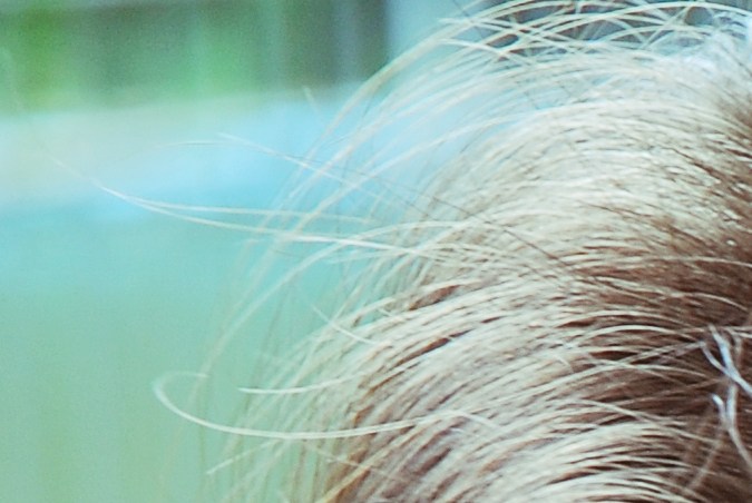 Usa cinta deportiva para reducir la acumulación de sudor en el cuero cabelludo.