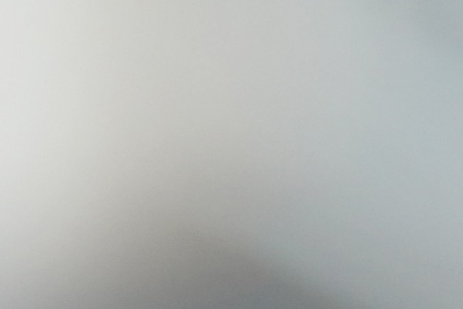 Humedece tu cabello antes de entrar a la playa.