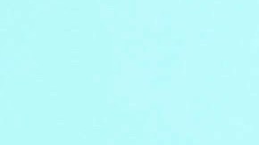 Las celebridades empiezan a incluir los trajes de baño en sus looks.