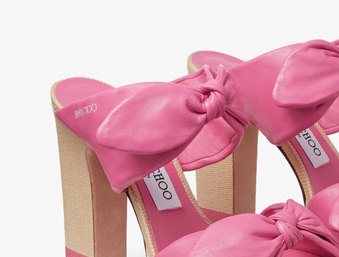 Rua 120 de la colección de playa 2024 de Jimmy Choo.