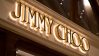 Logotipo de Jimmy Choo y letrero en la fachada de una boutique en Moscú, Rusia.