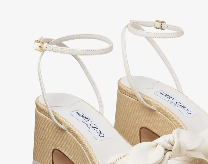 Ricia 95 de la colección de playa 2024 de Jimmy Choo.