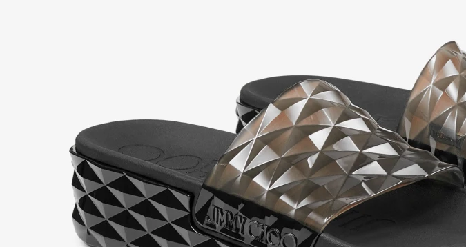 Diamond Slide de la colección de playa 2024 de Jimmy Choo.