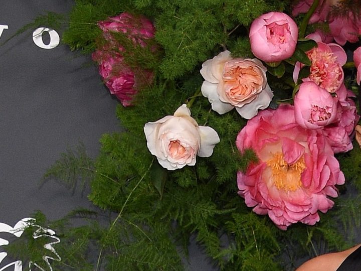 Kylie Jenner presenta su primer perfume inspirado en su infancia.