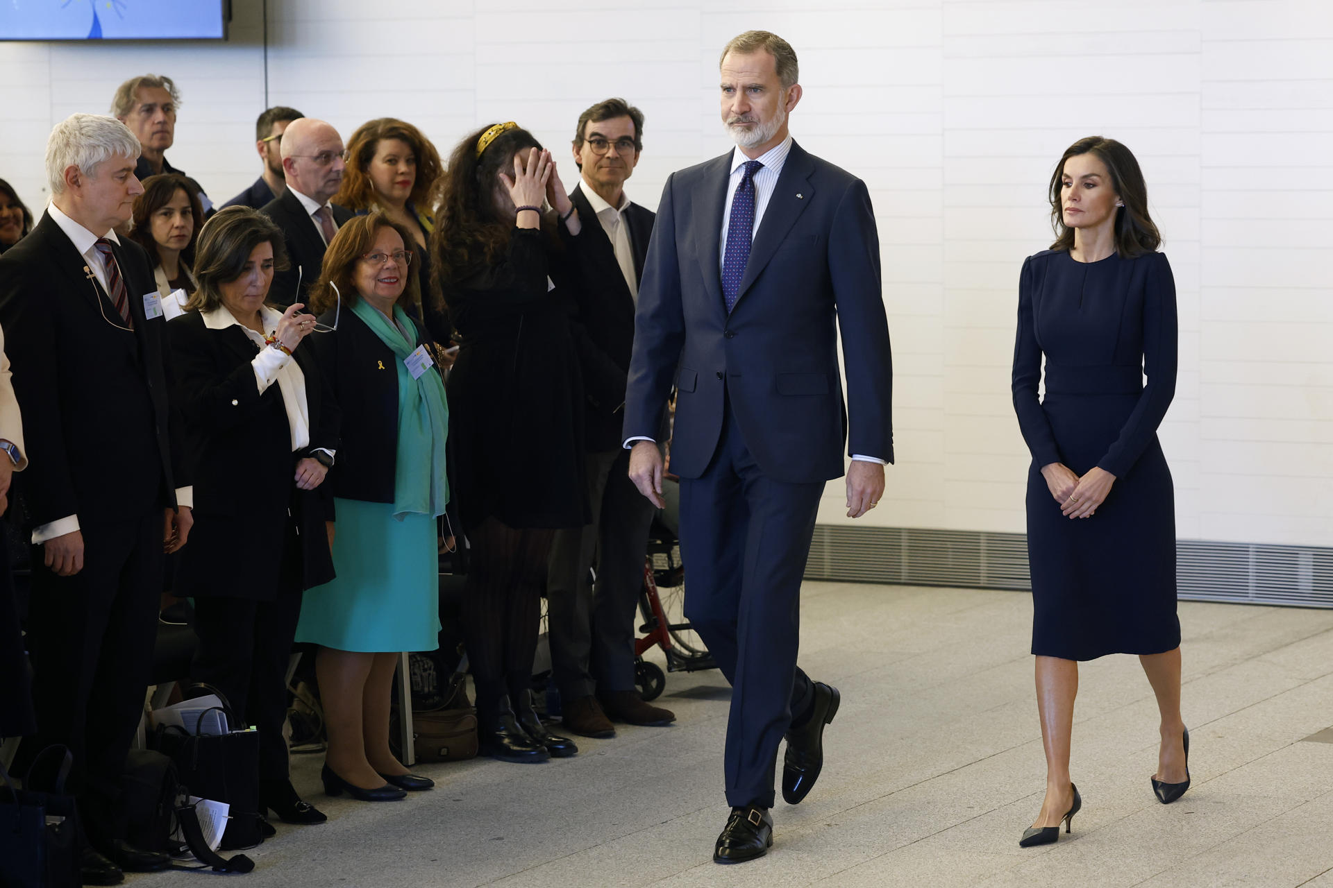 Los reyes Felipe VI y Letizia acuden a la Galería de las Colecciones Reales, en Madrid.