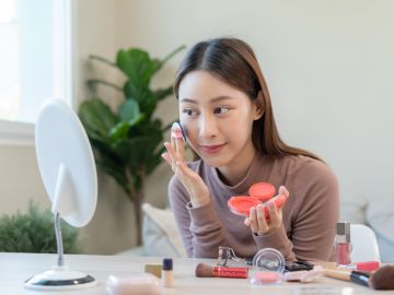 Mejora tu rutina de maquillaje con cosméticos coreanos.