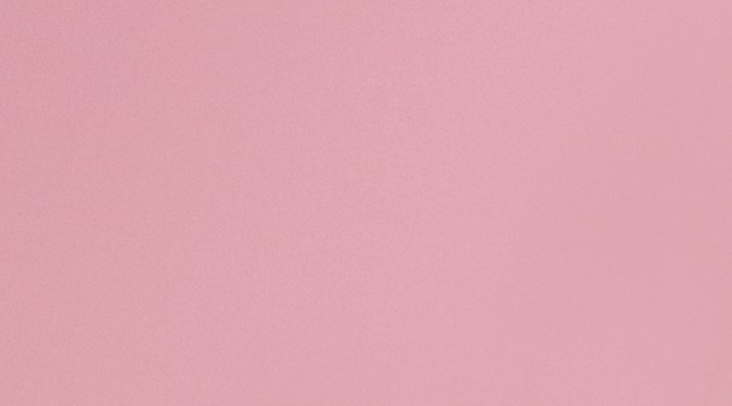 Evita el producto de maquillaje pesado para tu look de polas.