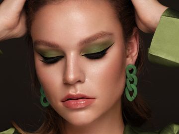 El maquillaje verde es la nueva tendencia del momento con el Matcha Latte Makeup.