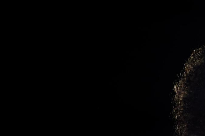 Modelo en la pasarela de Pierre Cardin en Paris Fashion Week otoño/invierno 2024-2025.