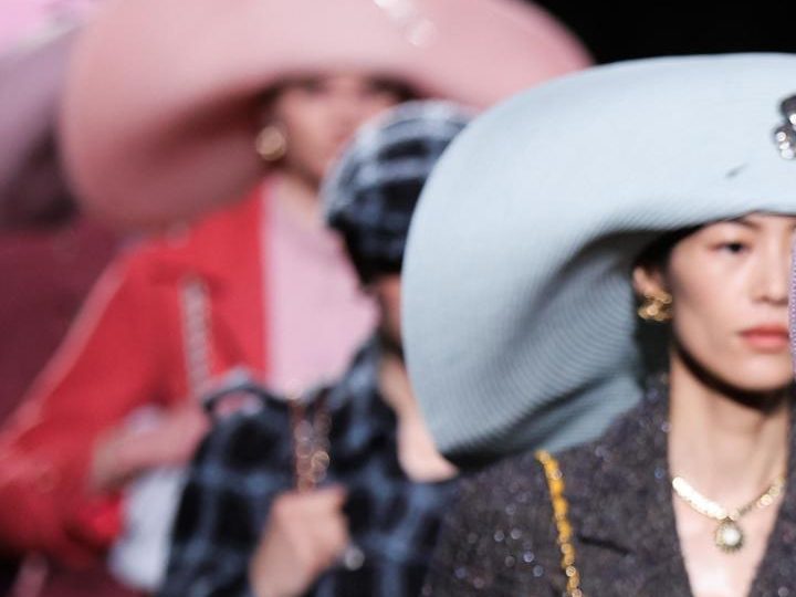 Las pasarelas de otoño/invierno 2024-2025 en Paris Fashion Week nos dieron un adelanto de las bolsas de moda.