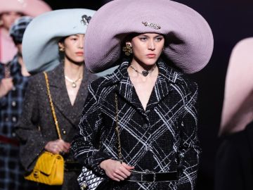 Las pasarelas de otoño/invierno 2024-2025 en Paris Fashion Week nos dieron un adelanto de las bolsas de moda.
