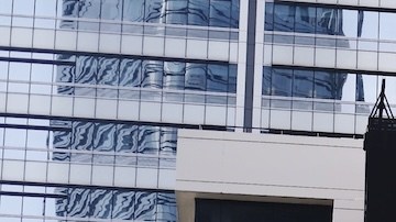 Espectacular en las calles de Jakarta anunciando los premios Oscar en 2023.