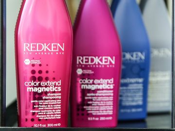 Mejora el cuidado de tu cabello al usar productos de Redken.