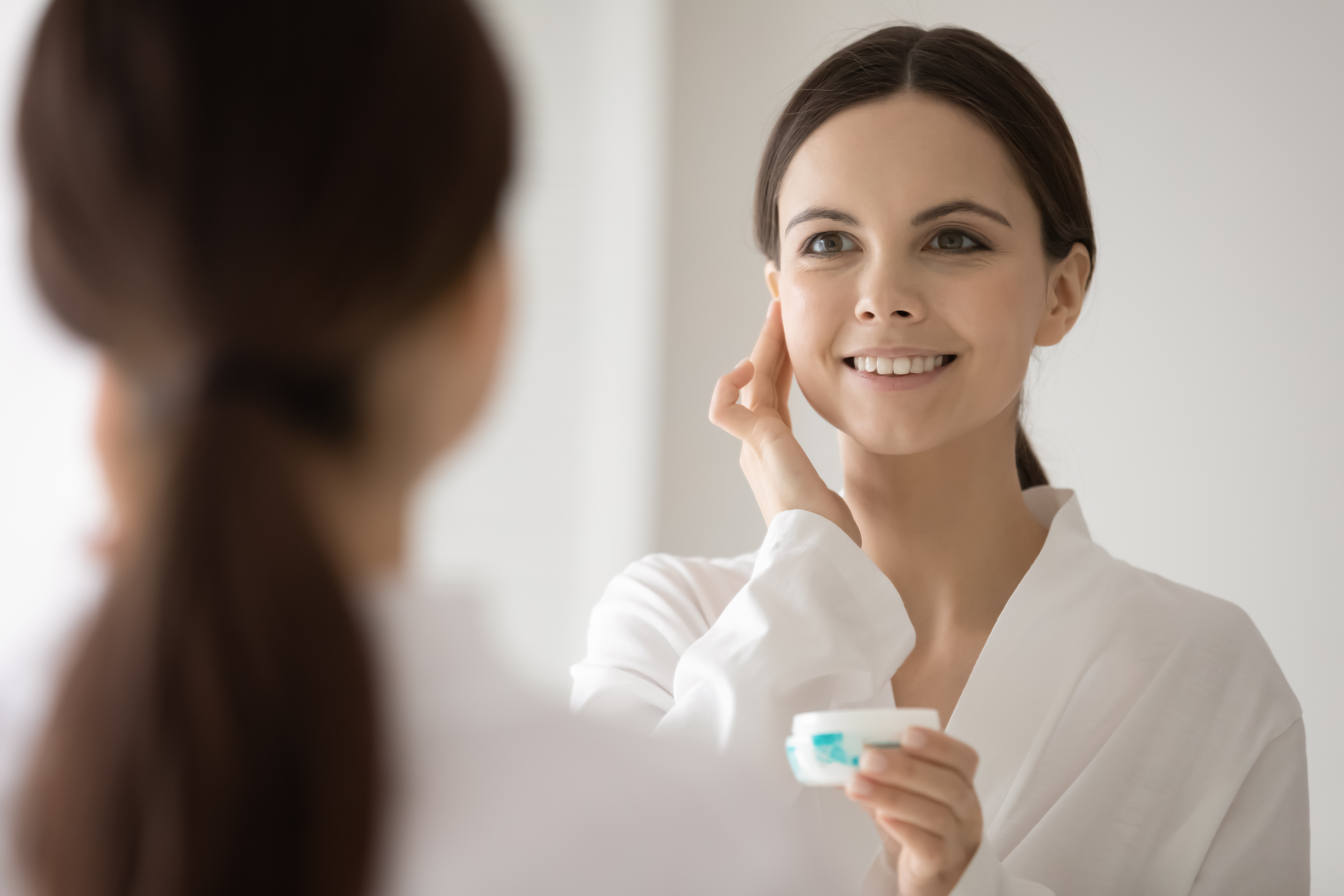 El retinol te ayudará a prevenir el envejecimiento prematuro.