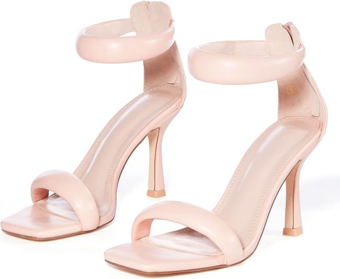 Sandalias rosas de Coutgo de venta en Amazon.