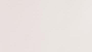 Vanessa Hudgens fue una de las celebridades que usó negro en los Oscar 2024.