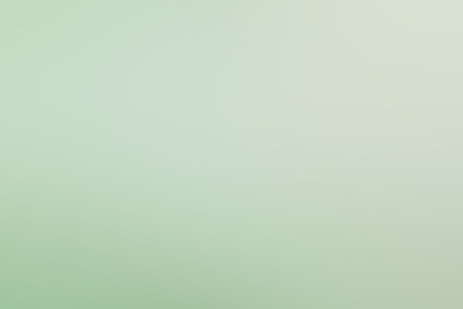 Usa cremas para combatir las espinillas en la espalda.