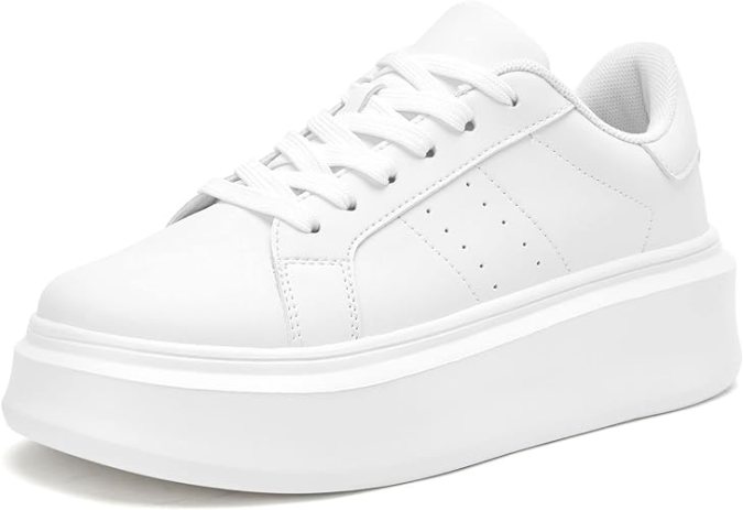 Zapatos deportivos de AKK.