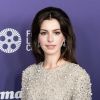Anne Hathaway es la imagen de "Versace Icons" junto a Cilian Murphy.