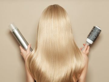 Cuida tu cabello antes de una decoloración para evitar los daños.