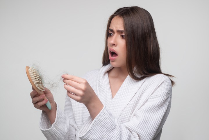 Despídete de la caída del cabello con el tónico natural de canela.