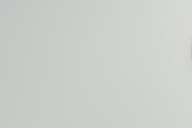 Cuida tu piel al usar cremas hidratantes y retinol.