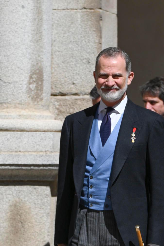 La reina Letizia destacó con un nuevo vestido de tweed.