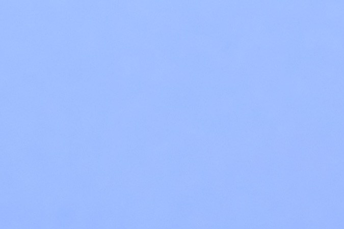 Retira tu maquillaje antes de dormir para no lastimar tu piel.