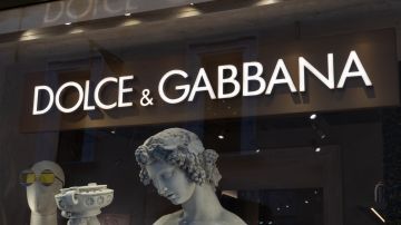 Dolce & Gabbana celebra sus cuatro décadas en la industria de la moda.