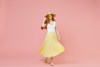 Las faldas son la tendencia favorita de las chicas en primavera.