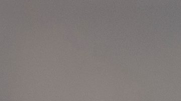 Kim Kardashian tiene las botas estilo motocross de Balenciaga.