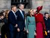 La reina Letizia destaca con un llamativo look en Ámsterdam.
