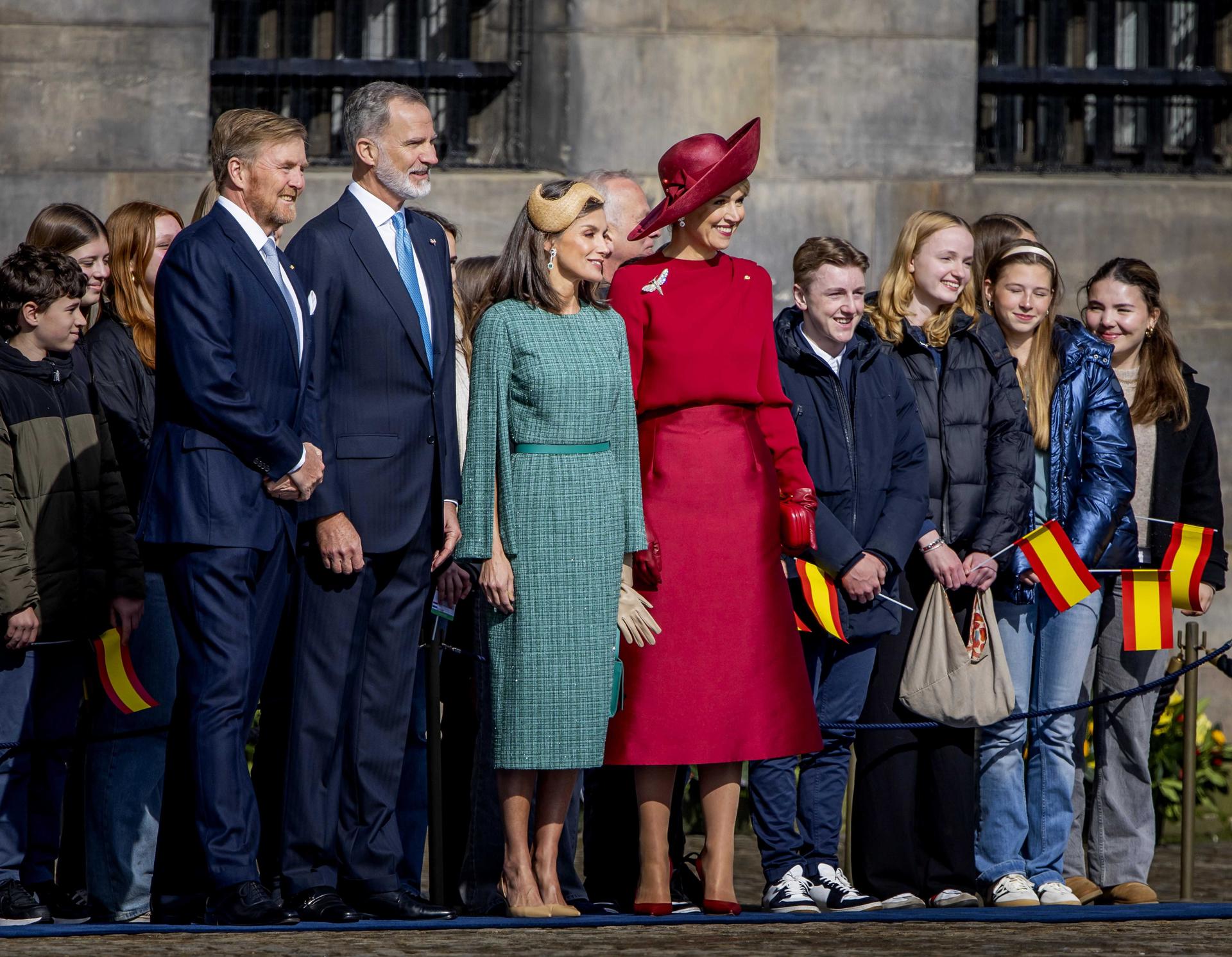 La reina Letizia acompañada del rey Felipe y los reyes de Holanda.