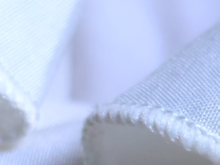 Elimina las manchas de maquillaje en la ropa con trucos infalibles que puedes realizar desde tu hogar.