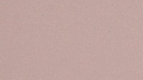 Mariah Carey lució un brillante look en su primera presentación en Las Vegas.