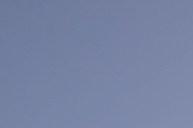 Usa polvo traslucido para acompañar tu máscara de pestañas.