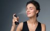 Cuida tu piel de los rayos solares al usar protector solar, incluso cuando tengas maquillaje.