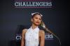 Zendaya destaca en la alfombra roja de estreno de su nueva película.