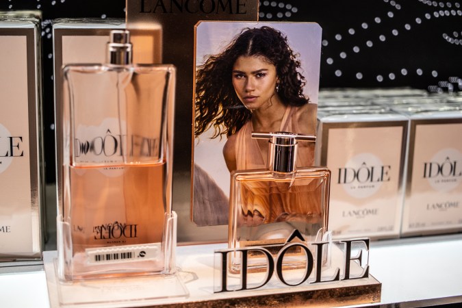 Zendaya es la imagen de Idole desde el 2019.