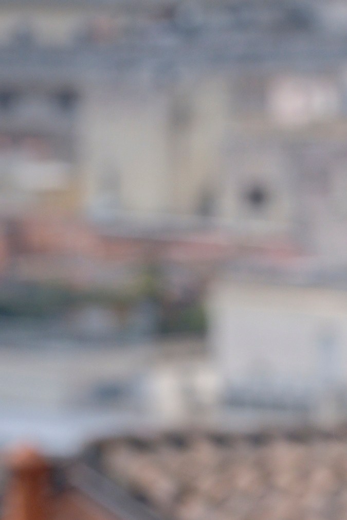 Zendaya destaca con un moderno vestido de Tenis.