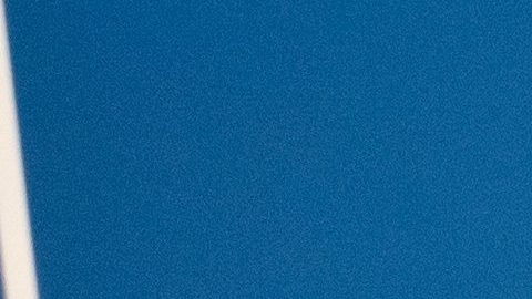 Anne Hathaway luce un nuevo vestido de Versace en Nueva York.