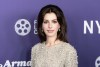 Anne Hathaway usó un vestido de $158 dólares.
