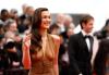 Bella Hadid luce un vestido "desnudo" en el Festival de Cannes.