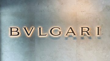 Bvlgari mantiene su posición como una de las marcas joyeras más antiguas de la industria.