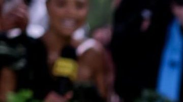 Jennifer López usó un look monocromático en su visita a Nueva York.