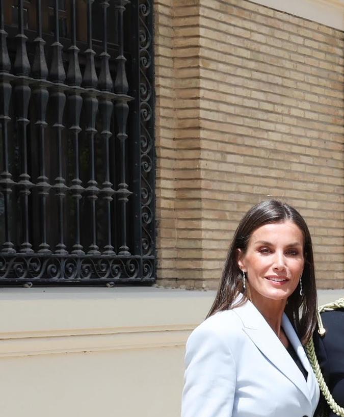 La reina Letizia, la princesa Leonor y el rey Felipe VI en la Jura de la Bandera.