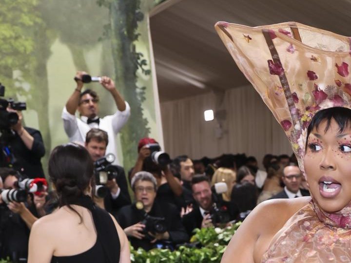 Lizzo llevó uno de los perores looks de la MET Gala 2024.