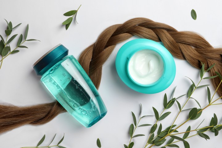 Regálale a tu mamá una mascarilla para el cuidado del cabello en su día especial.