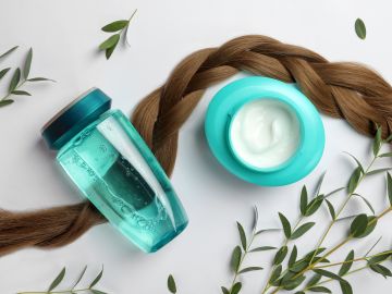 Regálale a tu mamá una mascarilla para el cuidado del cabello en su día especial.